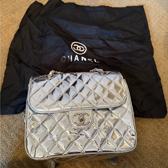 Silver Quilted Women's Bag and matching charm - Picture 1 of 9